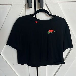 Women’s Nike sport wear worldwide crop top